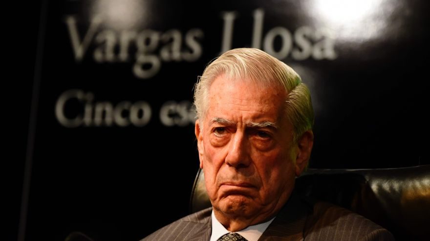Vargas Llosa ingresa en la Academia Francesa de la Lengua con polémica