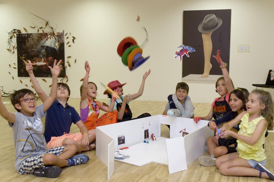 TEA oferta para Navidad un taller para que los niños aprendan a crear y montar una exposición