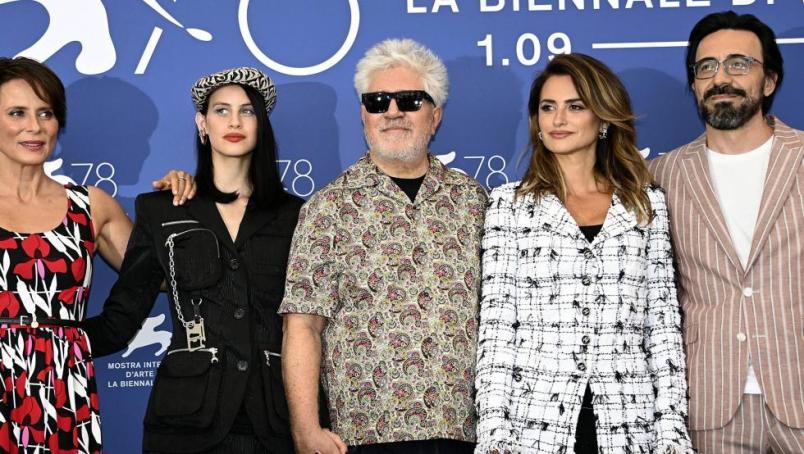 Almodóvar presenta su nueva película ‘Madres paralelas’ en el Festival de Venecia