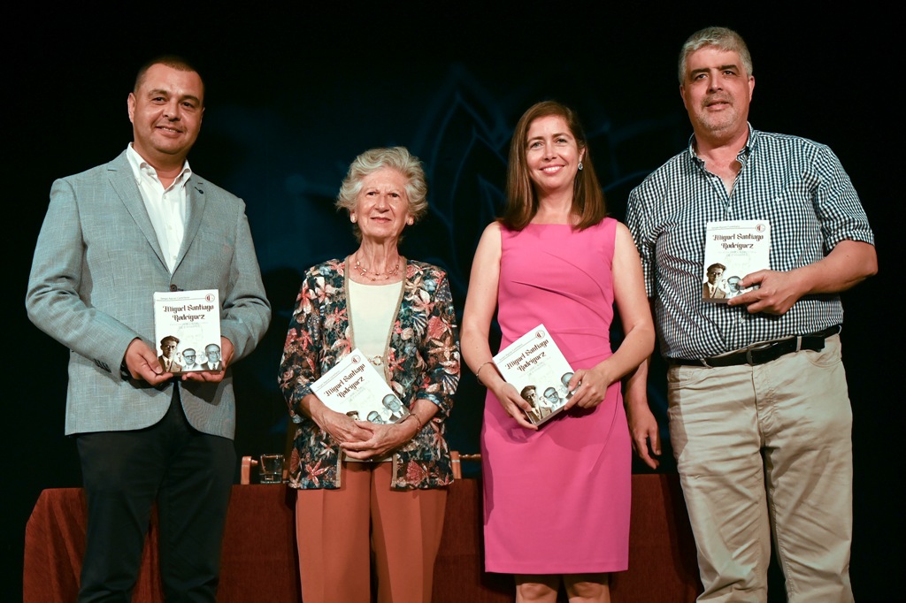 Pedro Rodríguez, Elena Santiago, Sibisse Sosa y Sergio Aguiar