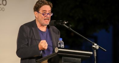 La poesía de Luis García Montero clausura el Festival Hispanoamericano de Escritores