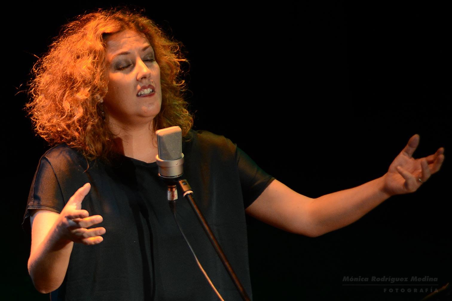 Beatriz Alonso imparte en la Fundación Nanino un curso de técnica vocal aplicada al folclore