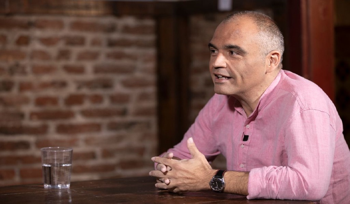 La palabra improvisada de Yeray Rodríguez homenajea a Galdós con música y tradición