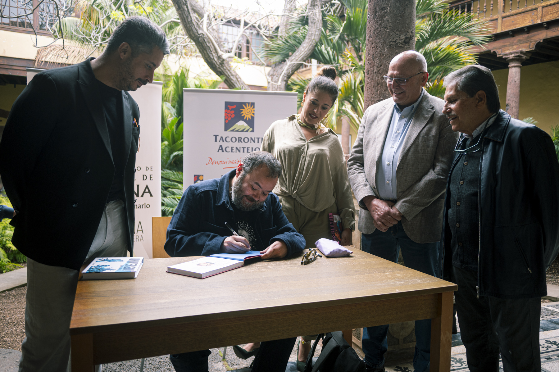 El historietista Albert Monteys protagoniza la sección ‘Entre viñas y viñetas’ del Extra de Verano Tacoronte-Acentejo