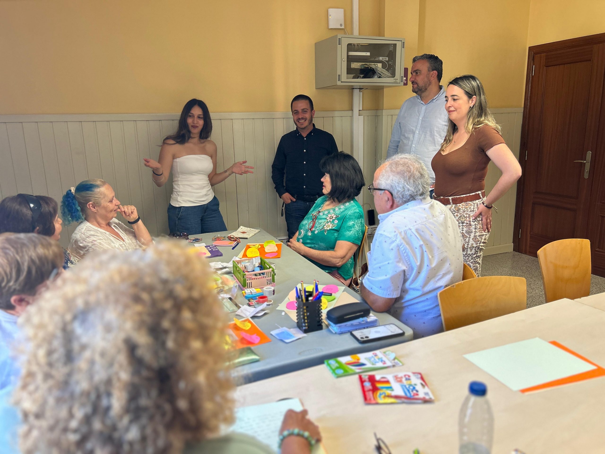 La Laguna impulsa un taller de escritura creativa para fomentar el bienestar emocional y la expresión personal