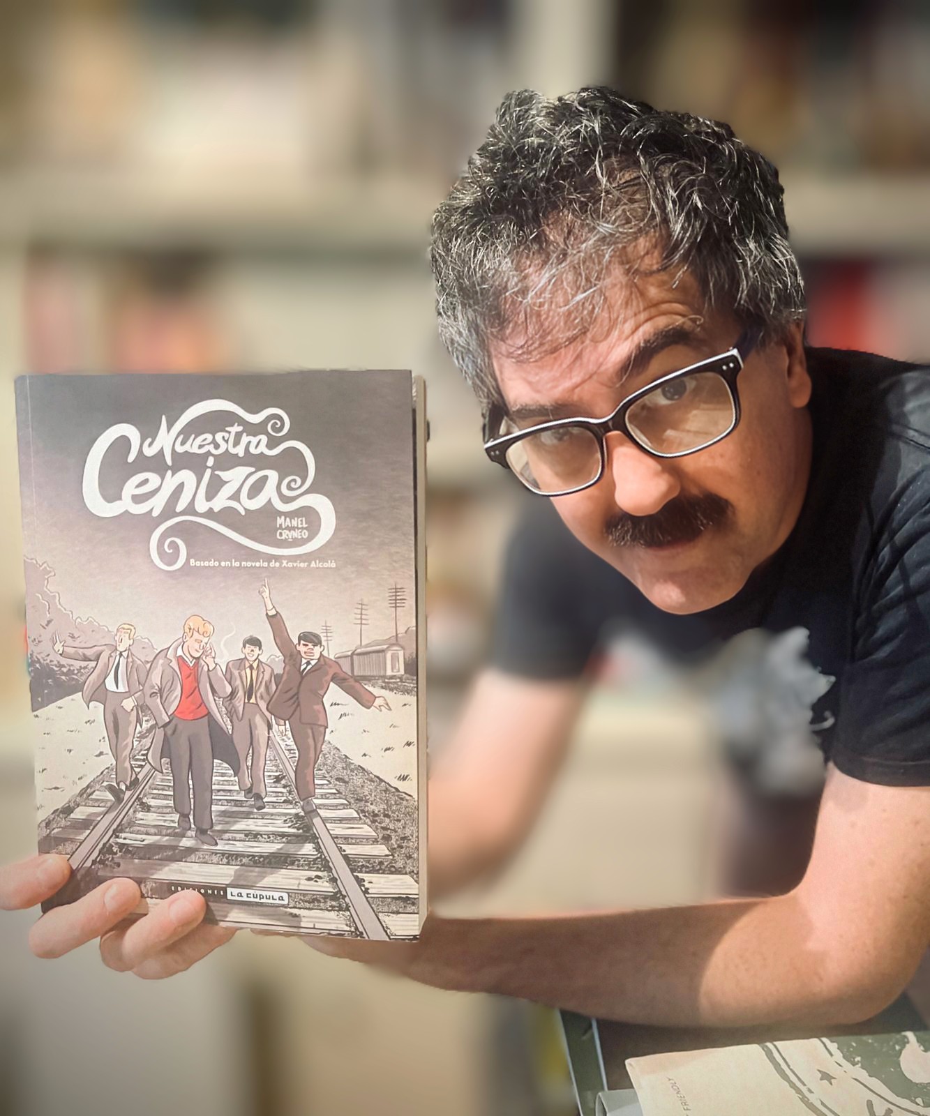 Manel Cráneo, historietista: “Llevaba veinte años publicando solo en Galicia así que Nuestra Ceniza me parece un estupendo regreso al mercado español”