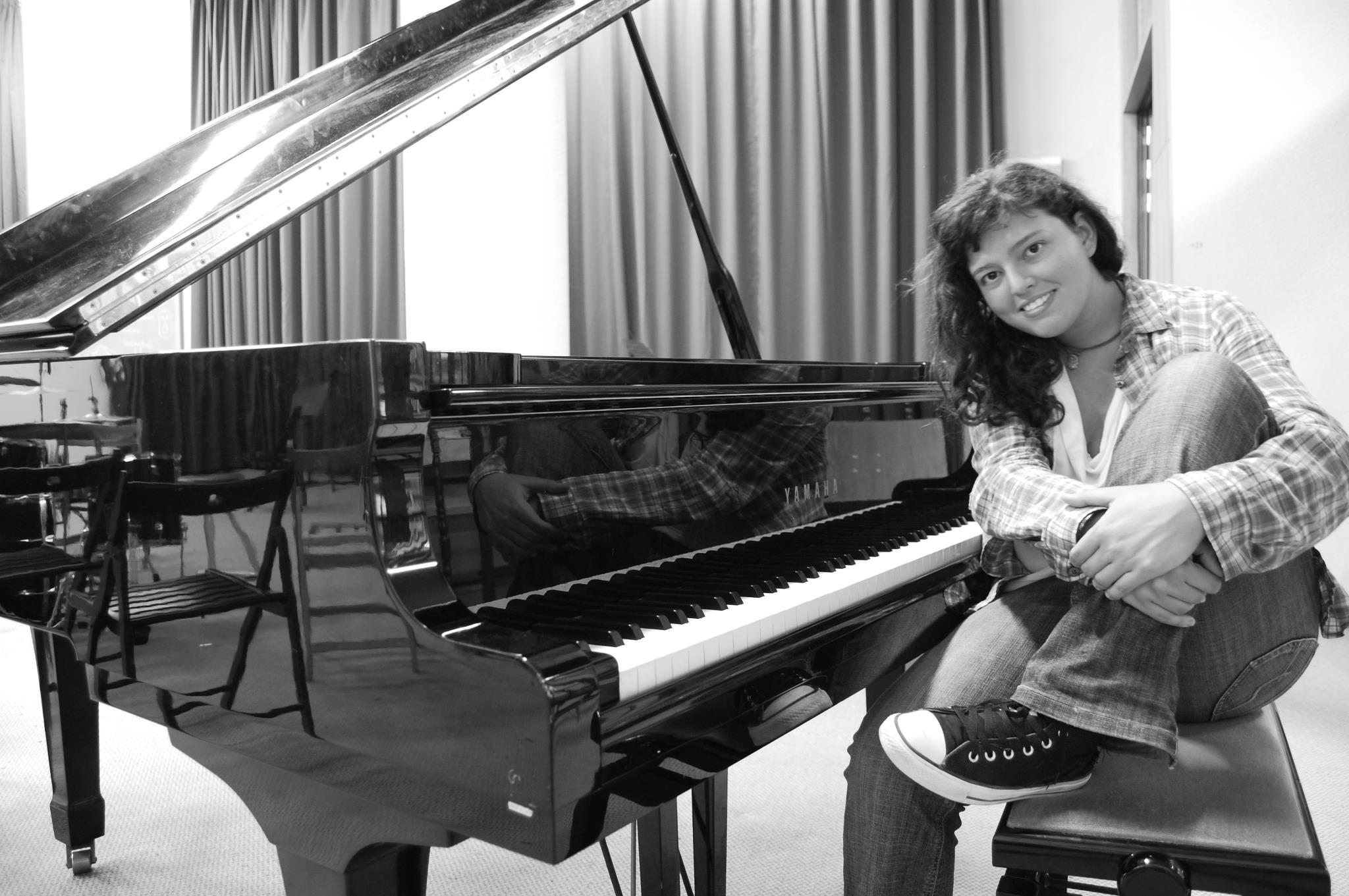 Andrea Báez presenta su universo sonoro en la Casa de Colón