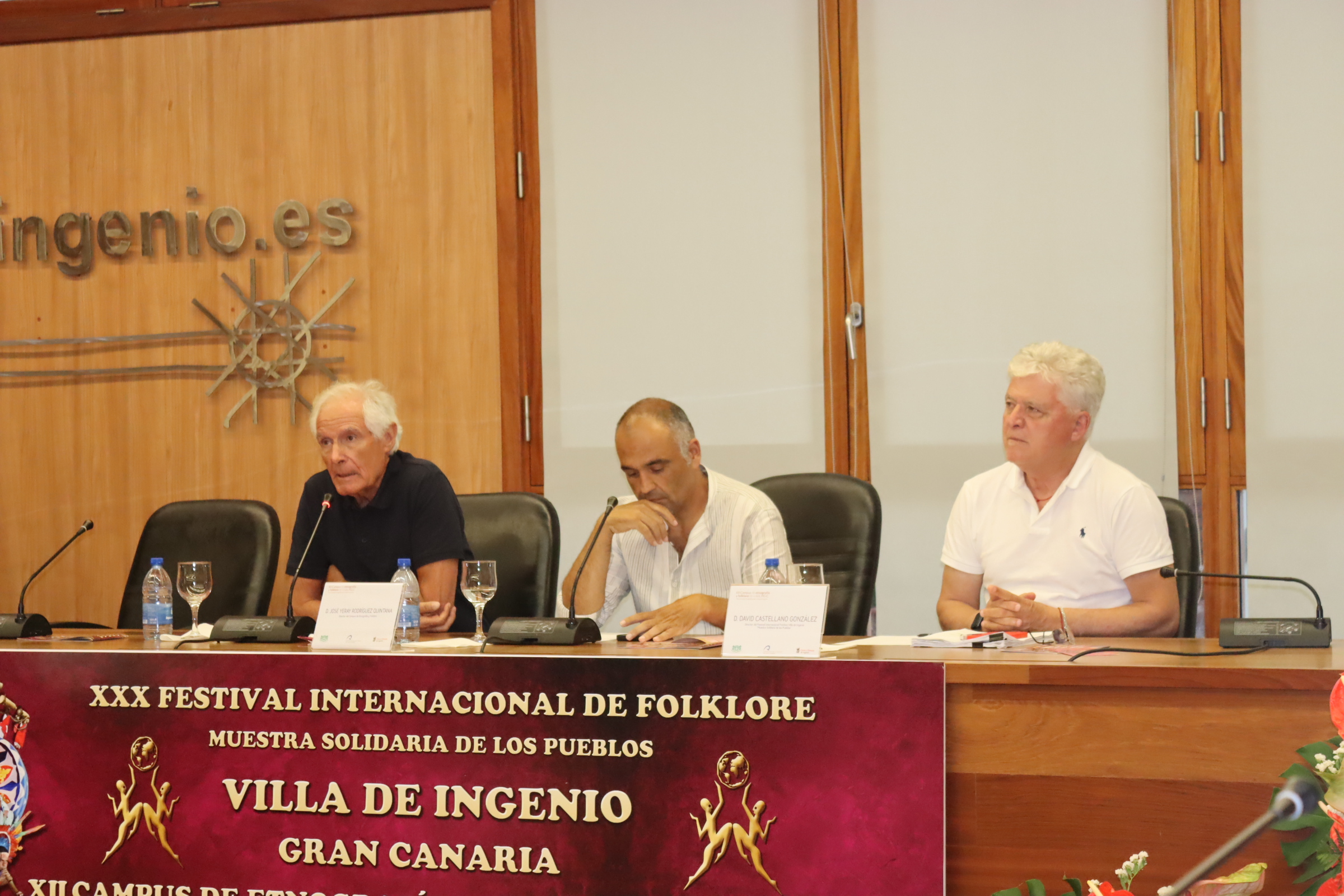 El rico flujo intergeneracional asegura el futuro de la décima en Canarias como manifestación oral popular