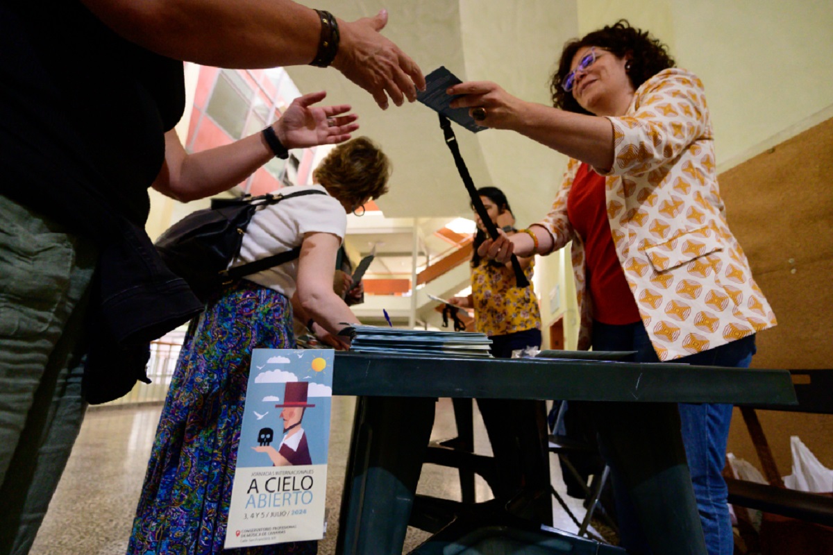 Las II Jornadas profesionales «A cielo abierto» reflexionan sobre gestión de artes de calle en el marco de TEMUDAS