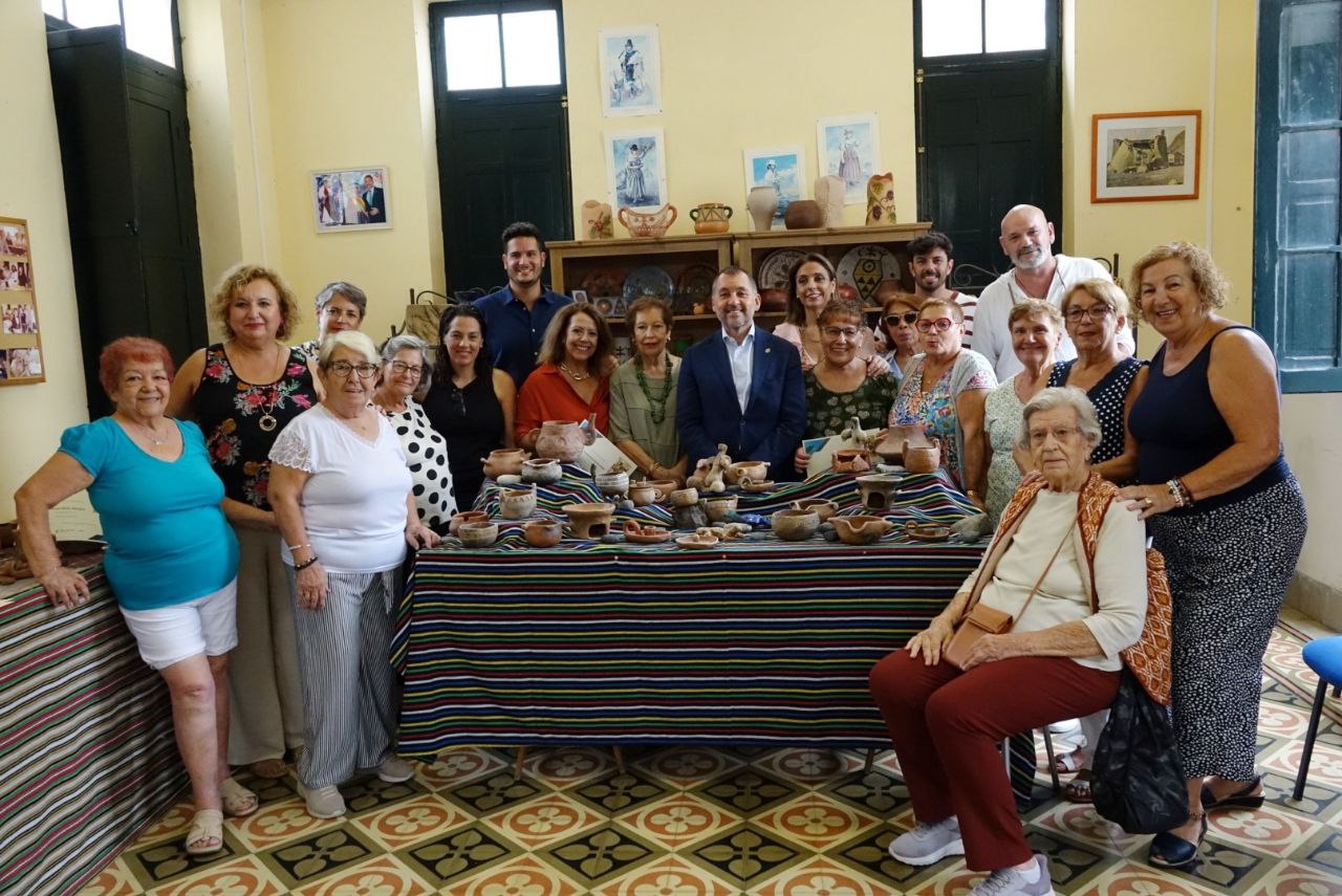 Santa Cruz fomenta la tradición artesanal de San Andrés con el Taller de Alfarería