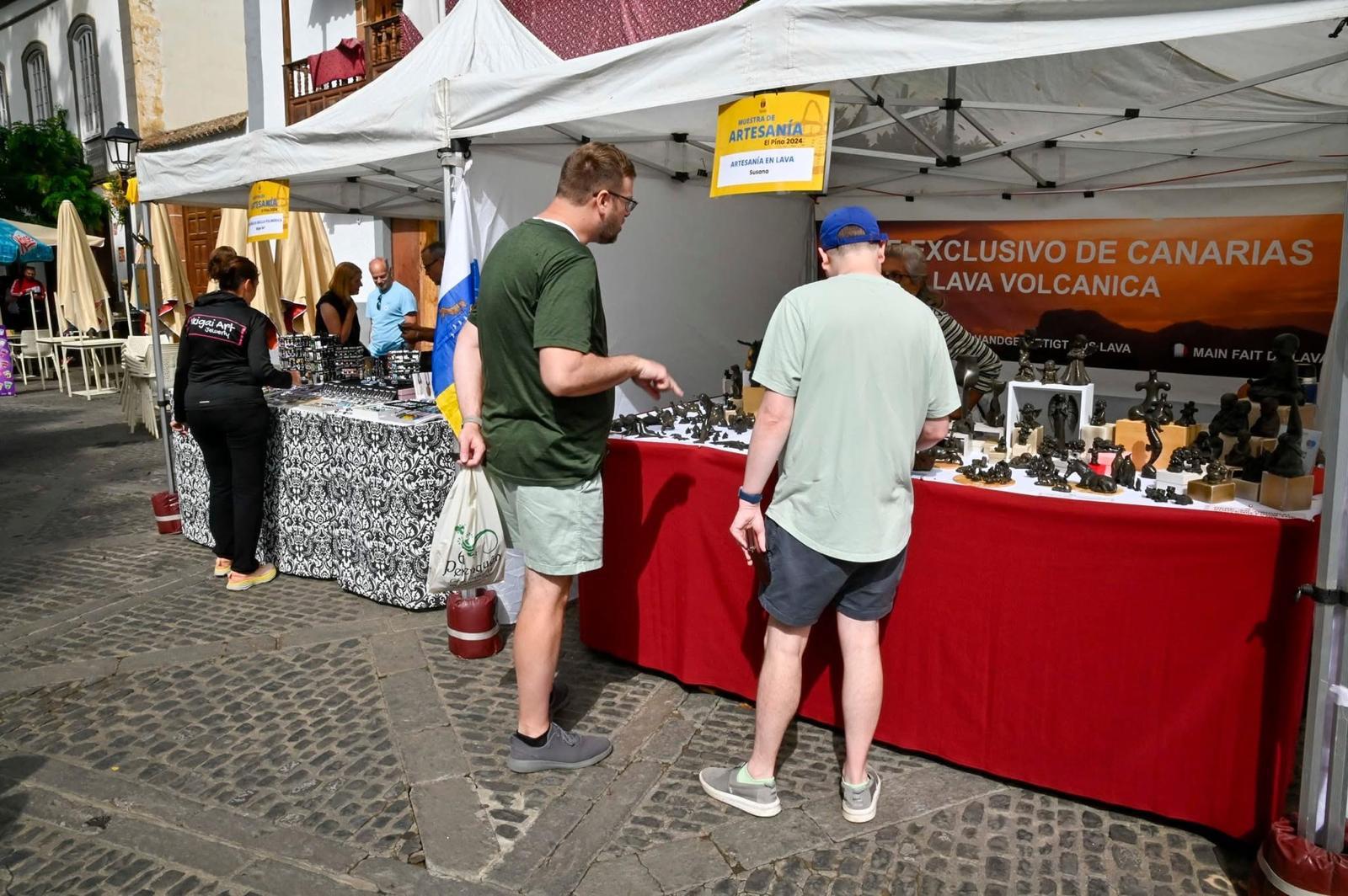 El Encuentro de Música Teresa de Bolívar de Teror se completa con una Muestra de Artesanía en la Plaza de Sintes