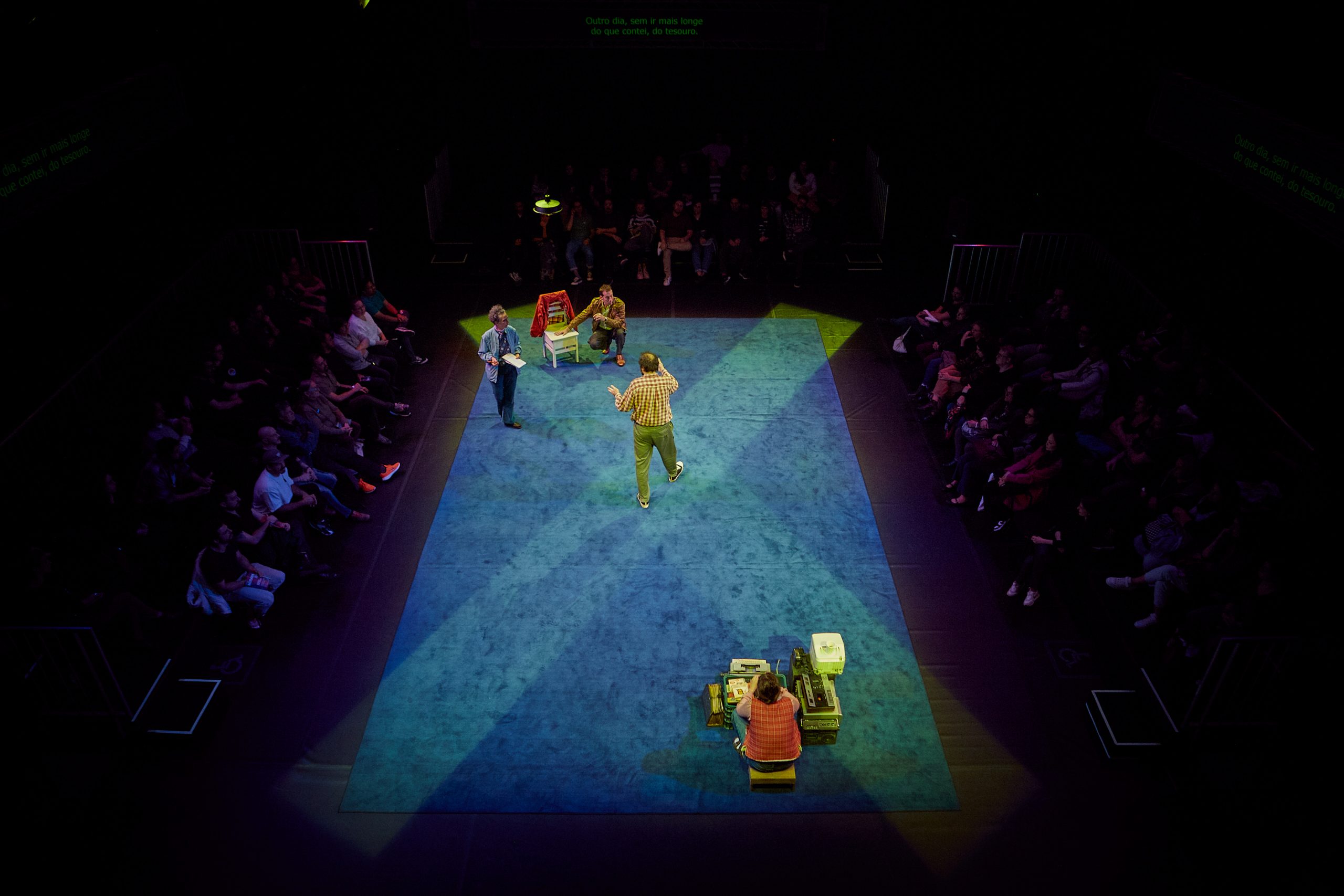 El universo cinematográfico de Fassbinder llega al teatro con Sombras, por supuesto