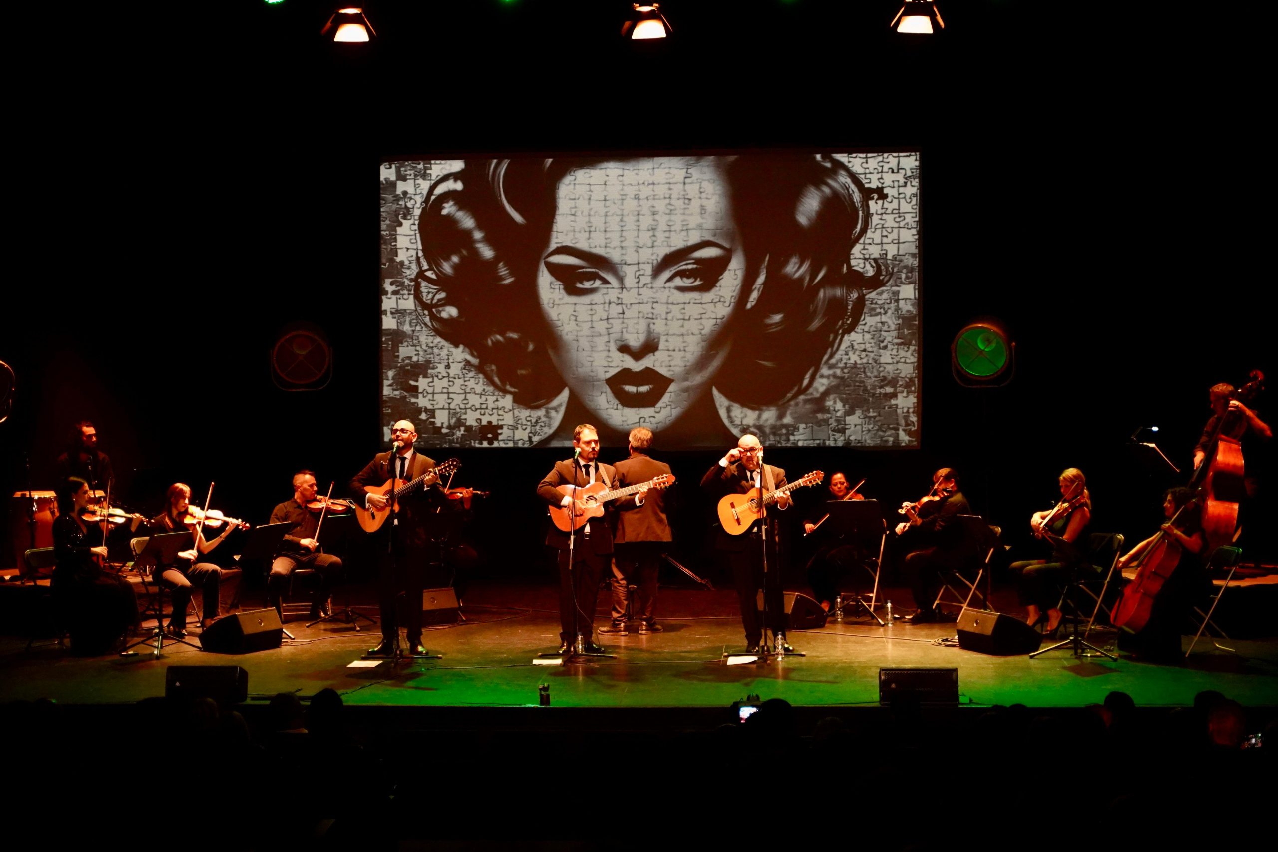 Alma de Bolero ilumina la Navidad en el Teatro Leal junto a su orquesta clásica
