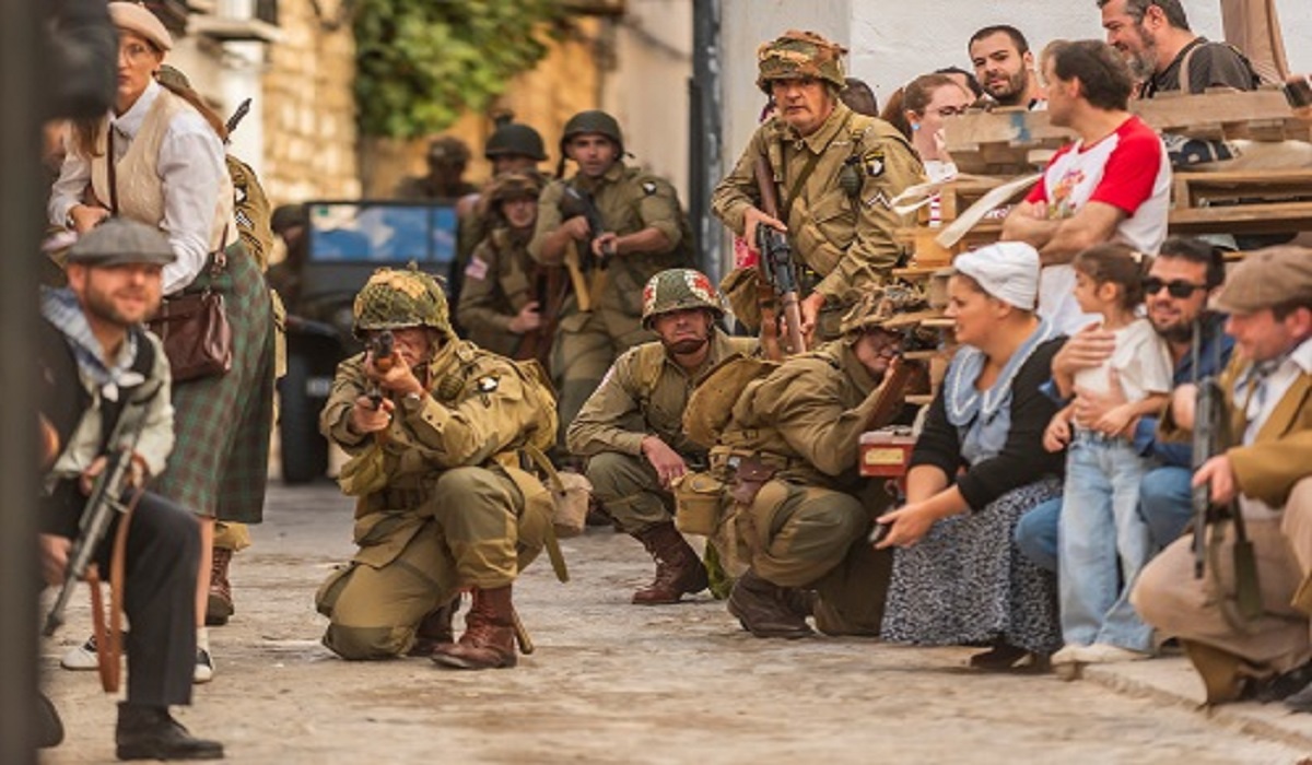 La Segunda Guerra Mundial toma las calles de Tacoronte en el espectáculo ‘Crónicas en vivo’, del V Festival de Novela Histórica Ciudad de Tacoronte