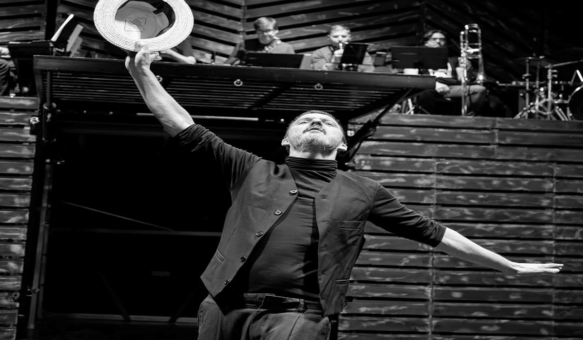 Coque Malla: “Interpretar a Mackie Navaja ha sido como subir al Everest”