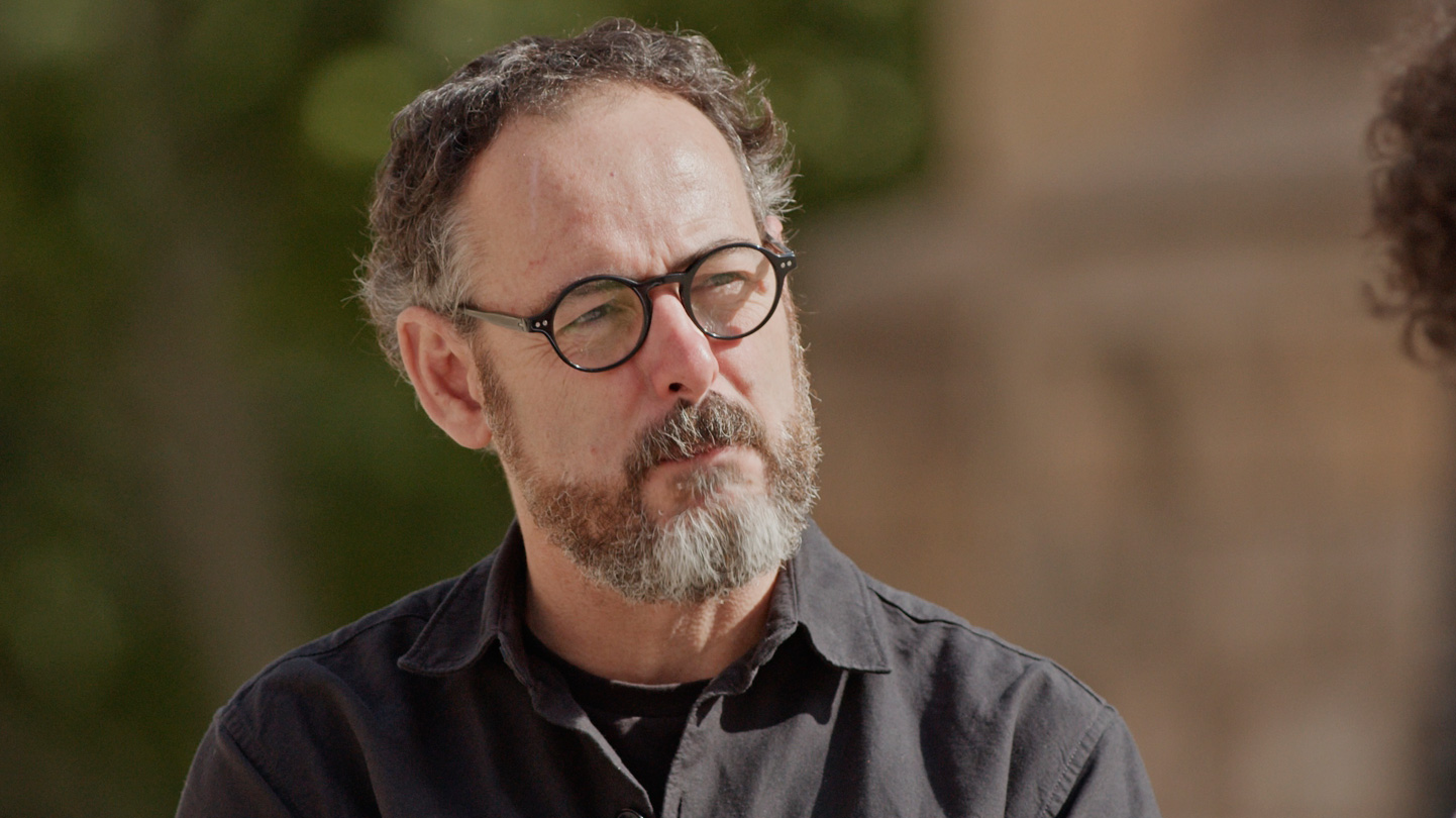 Pablo Albo lleva a Cueva Pintada su sesión de cuentos ‘Risas y desgracias de cuando llegó la electricidad al pueblo (y el cinematógrafo)’