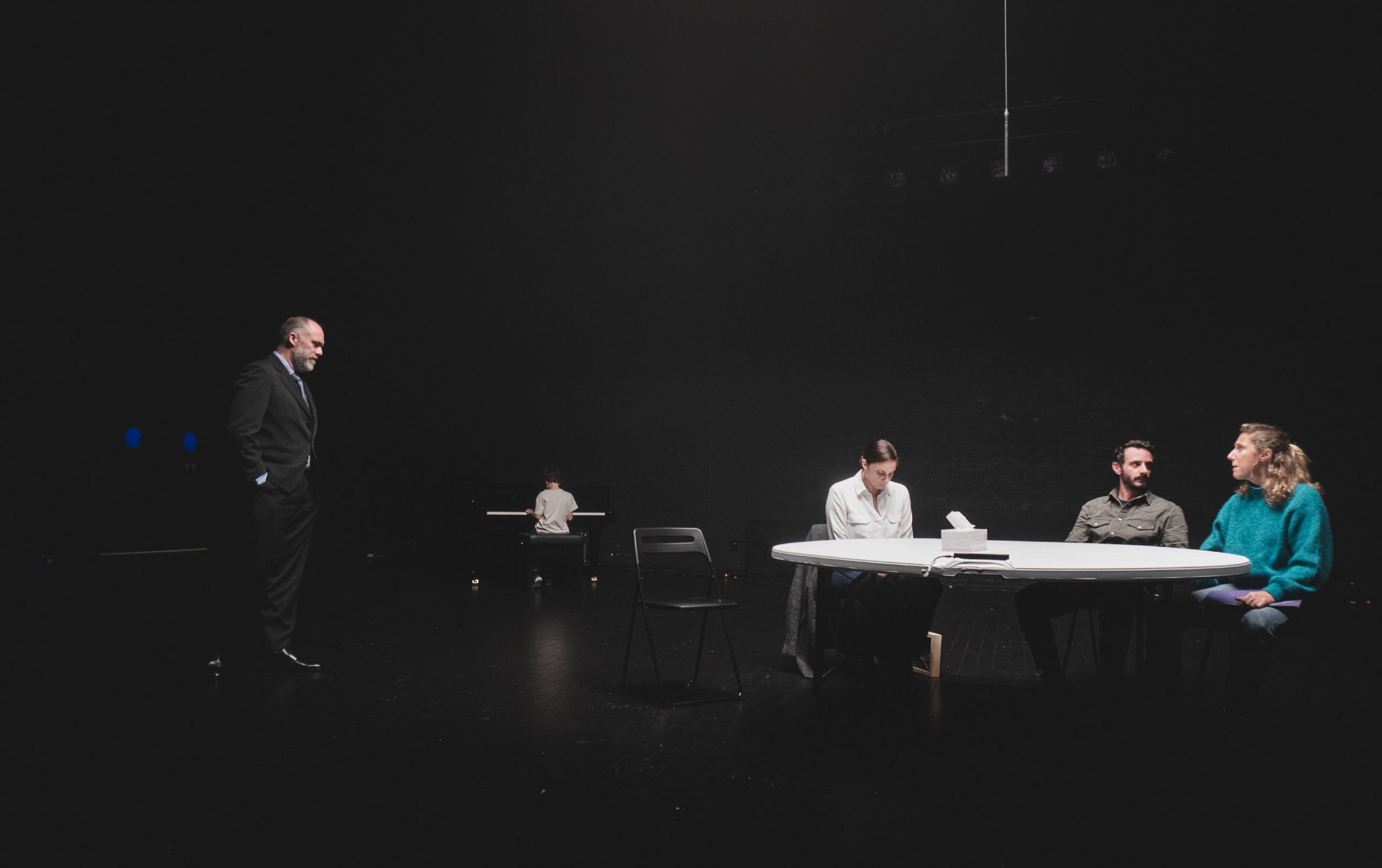 Violencia, de Diego Garrido Sanz, recurre al diálogo para la superación de un trauma