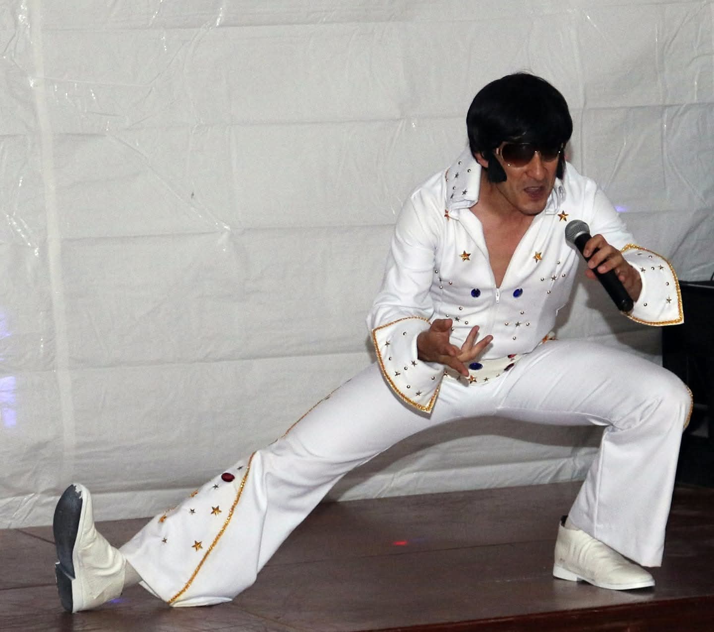 Andy Jobs recrea las mejores canciones de Elvis Presley en Tito’s Teatro