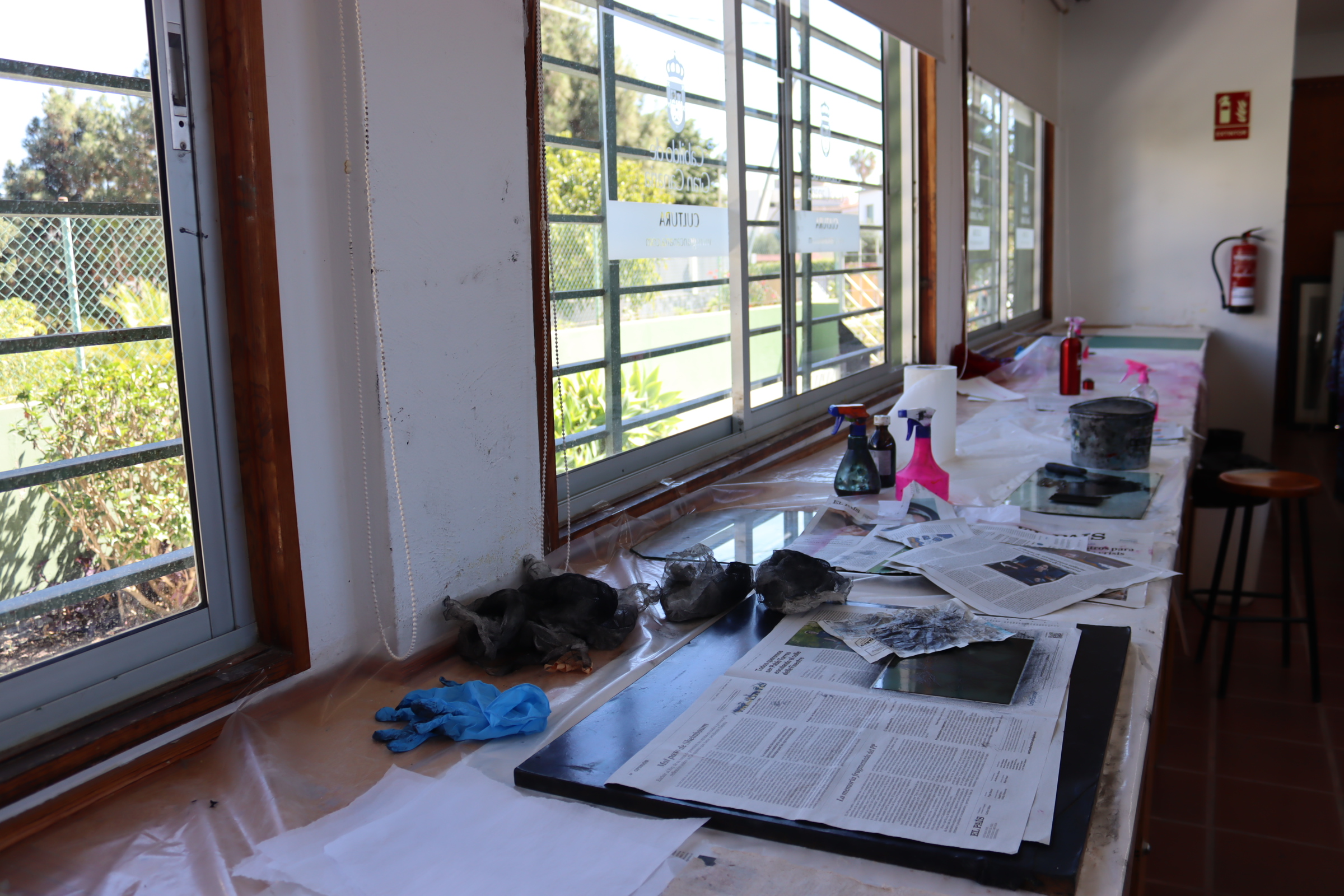 El Taller de Grabado del Cabildo acoge un encuentro con los artistas Fátima Suleimán y José Hernández