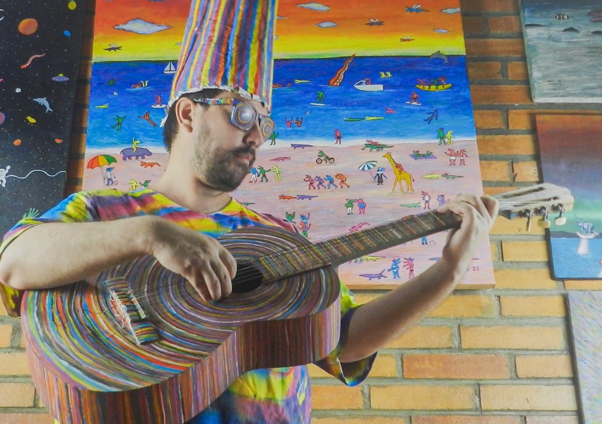 Carlos Luis Sánchez Becerra, ‘Majenye’, historietista: “Tengo la sensación de que me he quedado un poco dormido con los fanzines, me gustaría hacer cómics más largos en vez de viñetas”