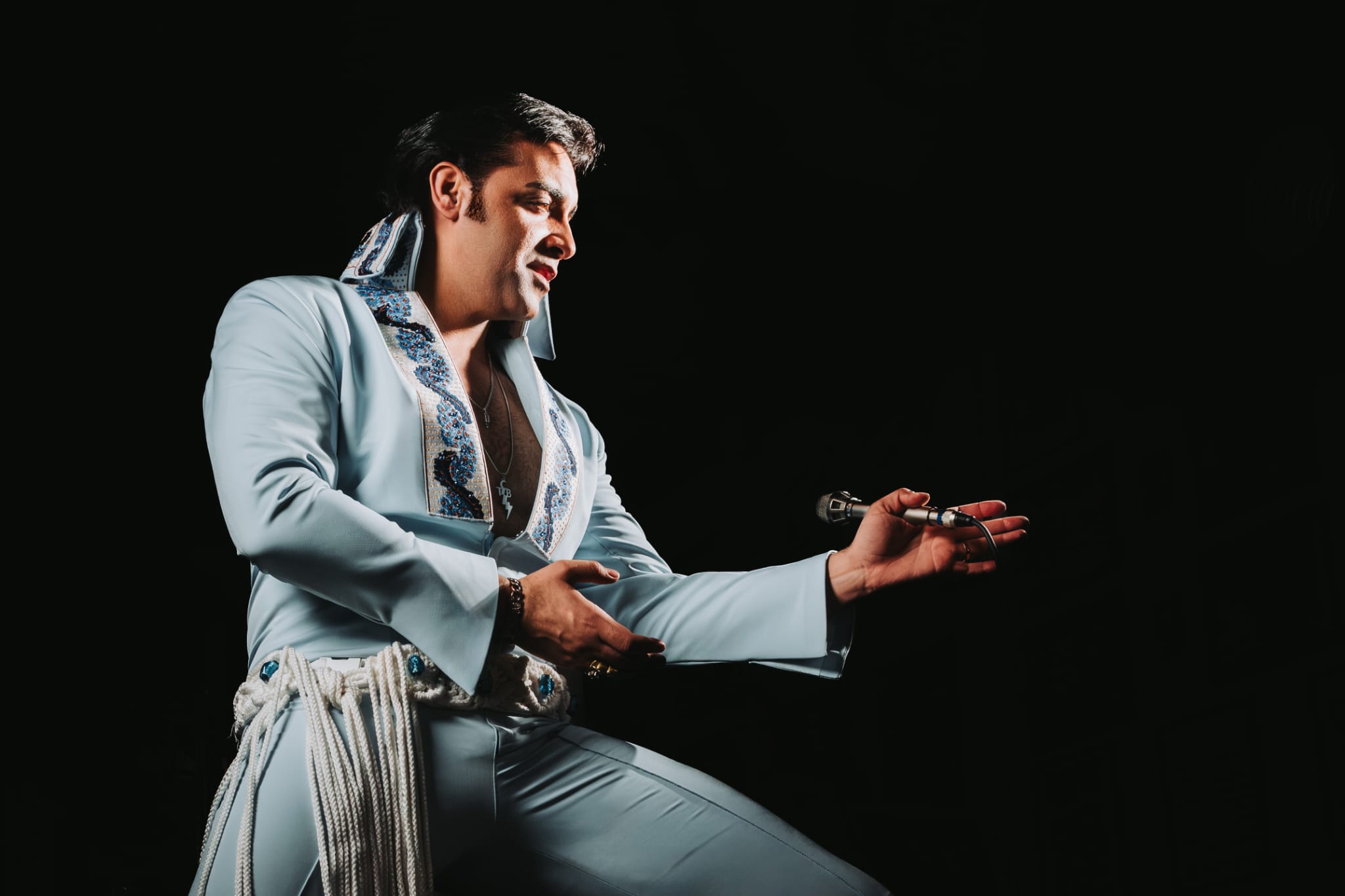 El espíritu de Elvis revive en Tenerife con Aaron White & The Pelvis Band