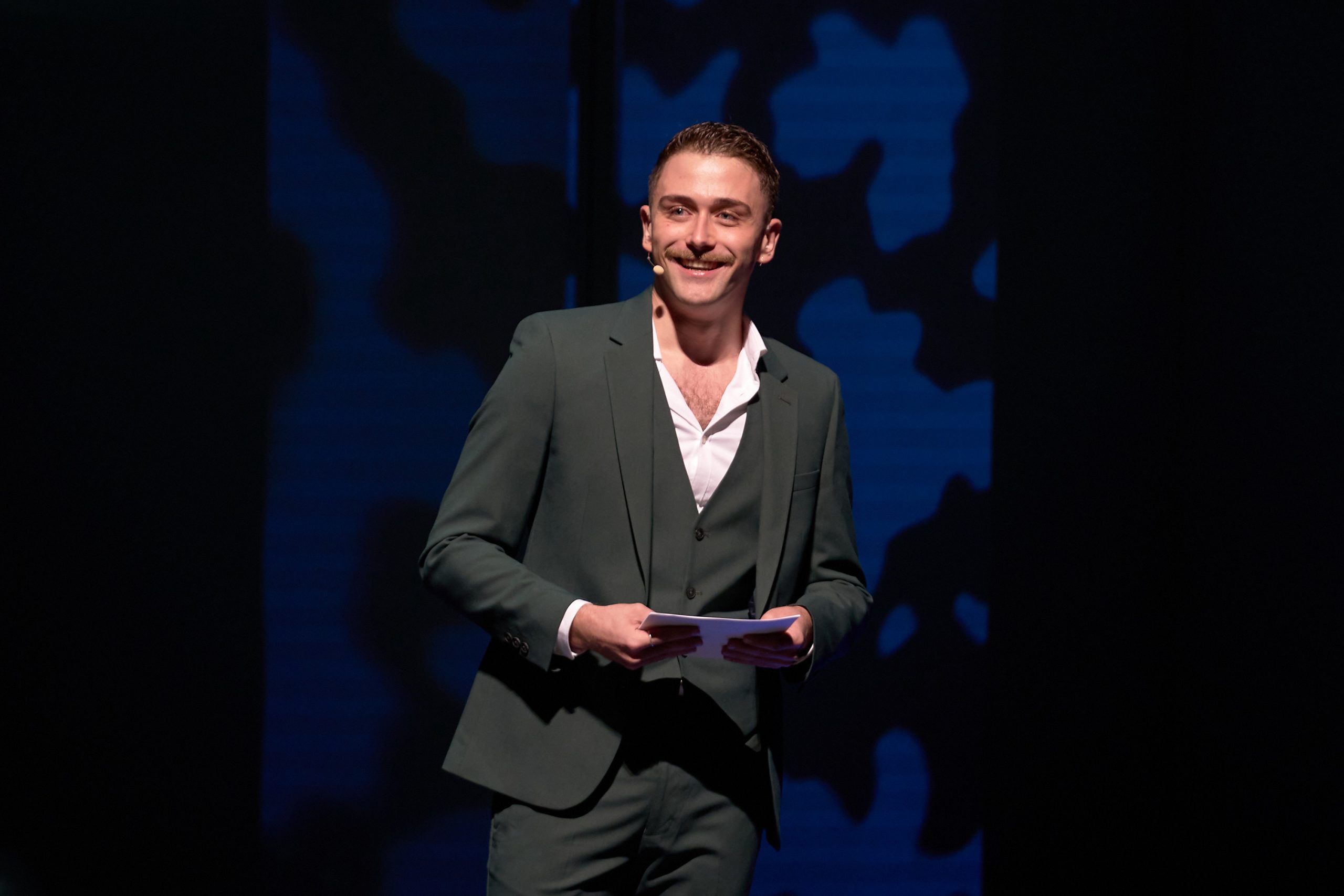 El divulgador de ópera Javi Alonso ofrece una charla en el Auditorio de Tenerife