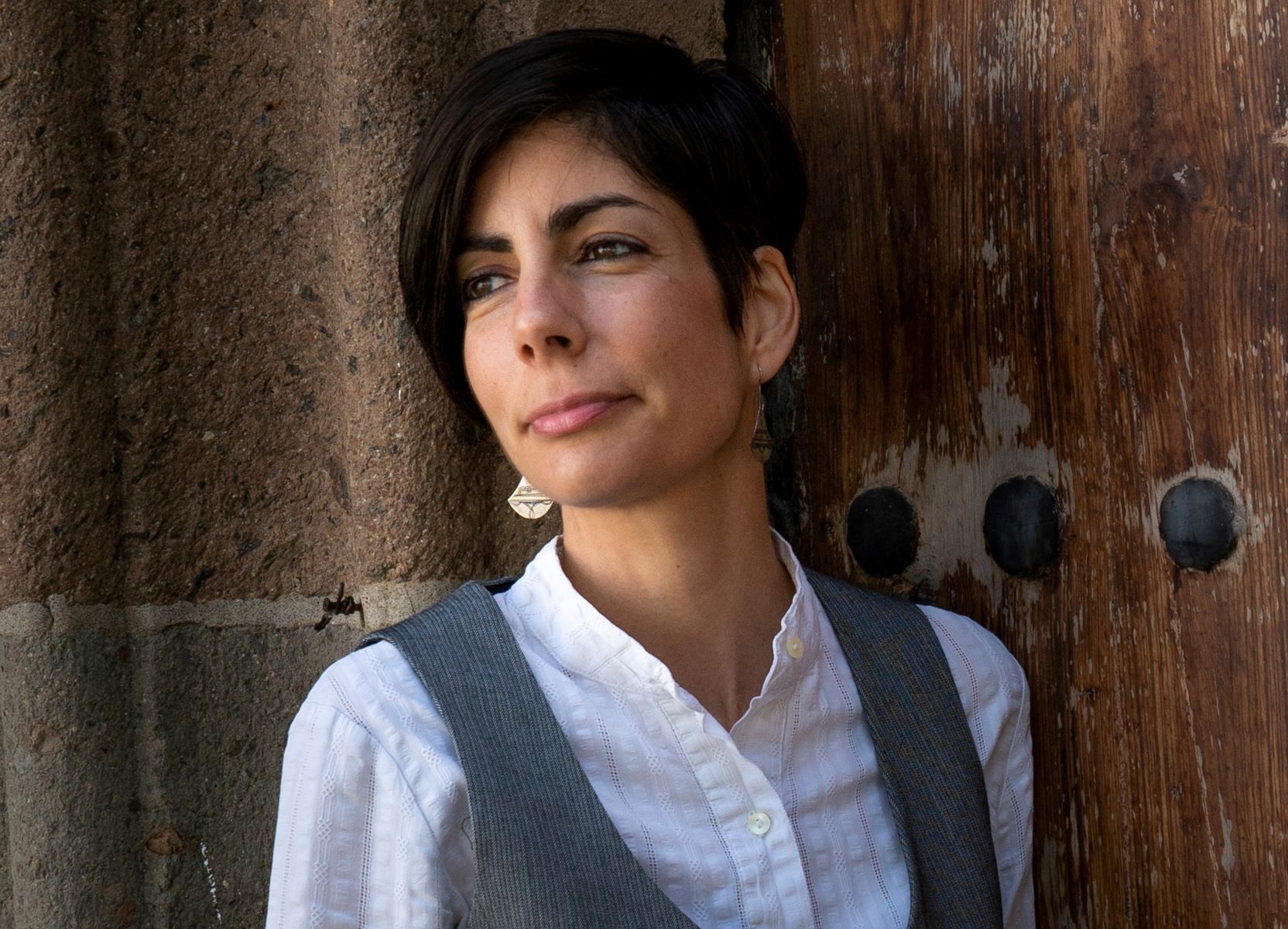 Amaya Blanco retrata su búsqueda espiritual a través del nuevo poemario ‘La tinta de la luz’