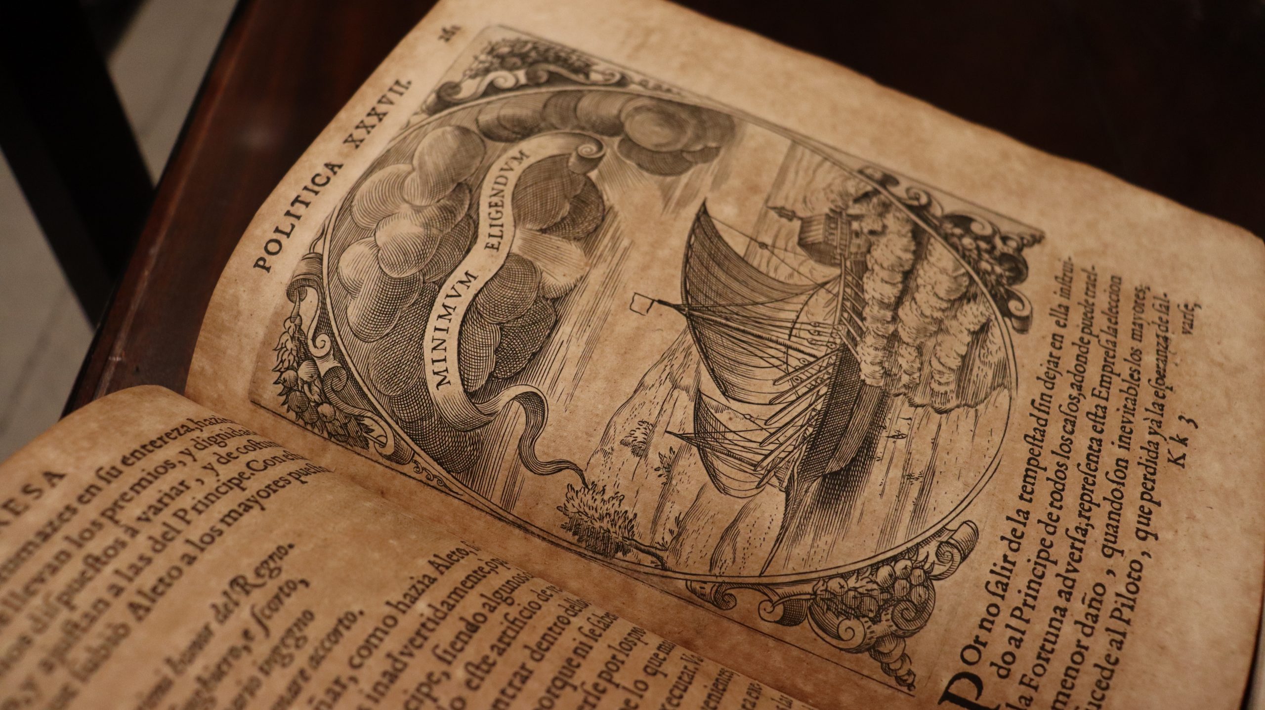 La biblioteca de Fernando León y Castillo: entre misterios, lujos y curiosidades