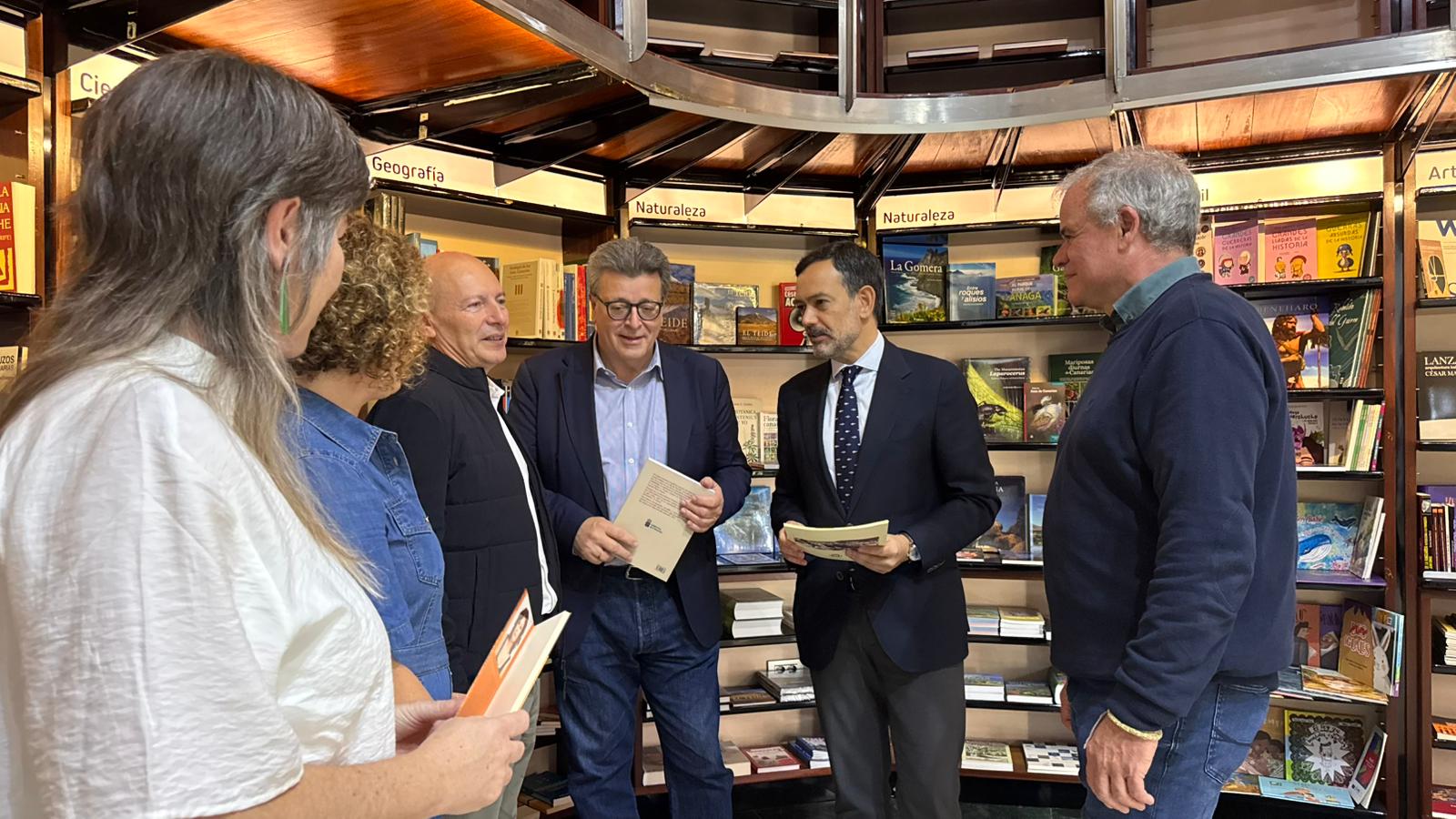 Lope Afonso anuncia que la Librería del Cabildo reabre sus puertas el 30 de abril como espacio de referencia para la cultura canaria