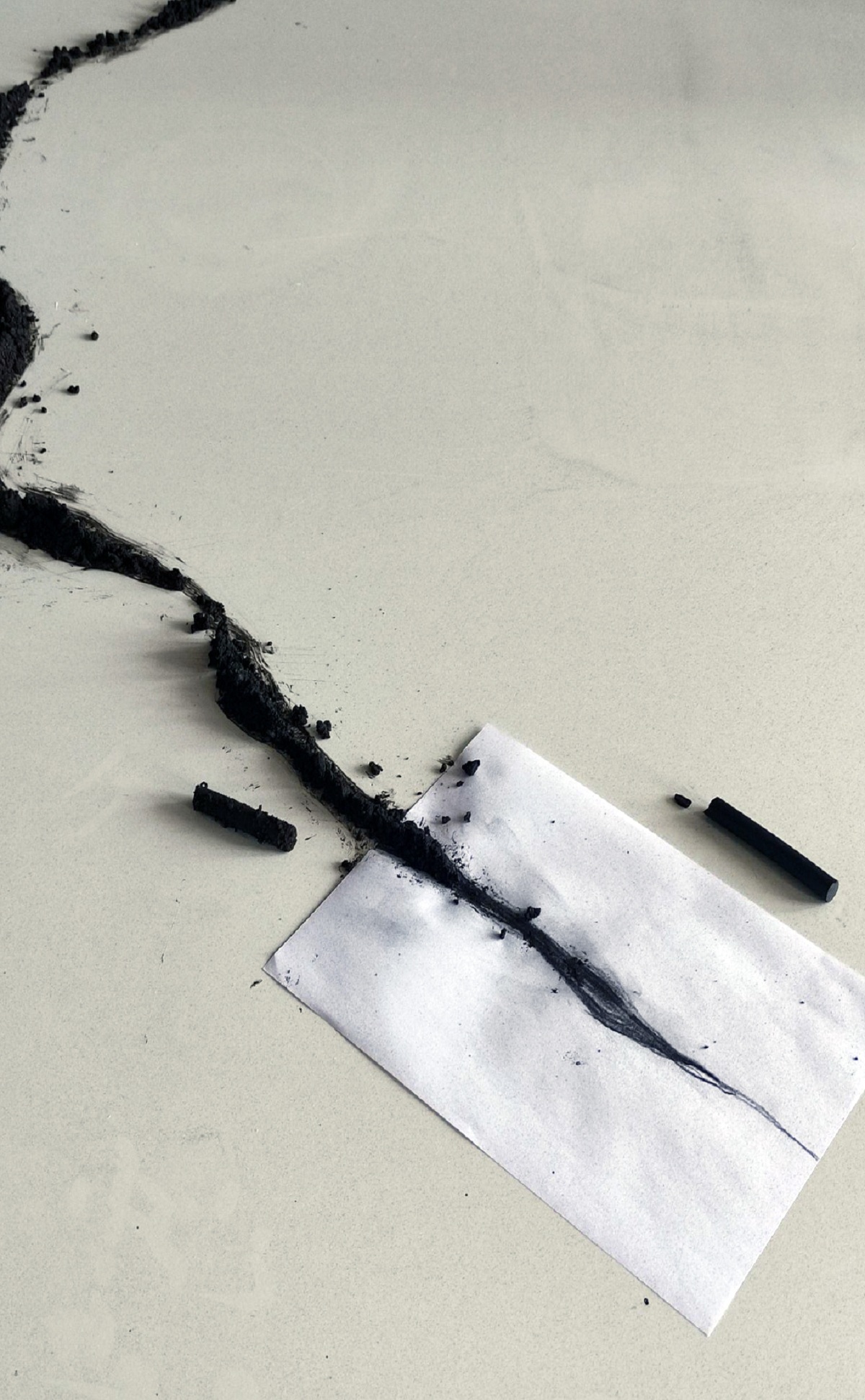 La Fundación Mapfre Canarias inaugura «Desbordes y tangentes», una exposición colectiva sobre nuevas formas de dibujo contemporáneo