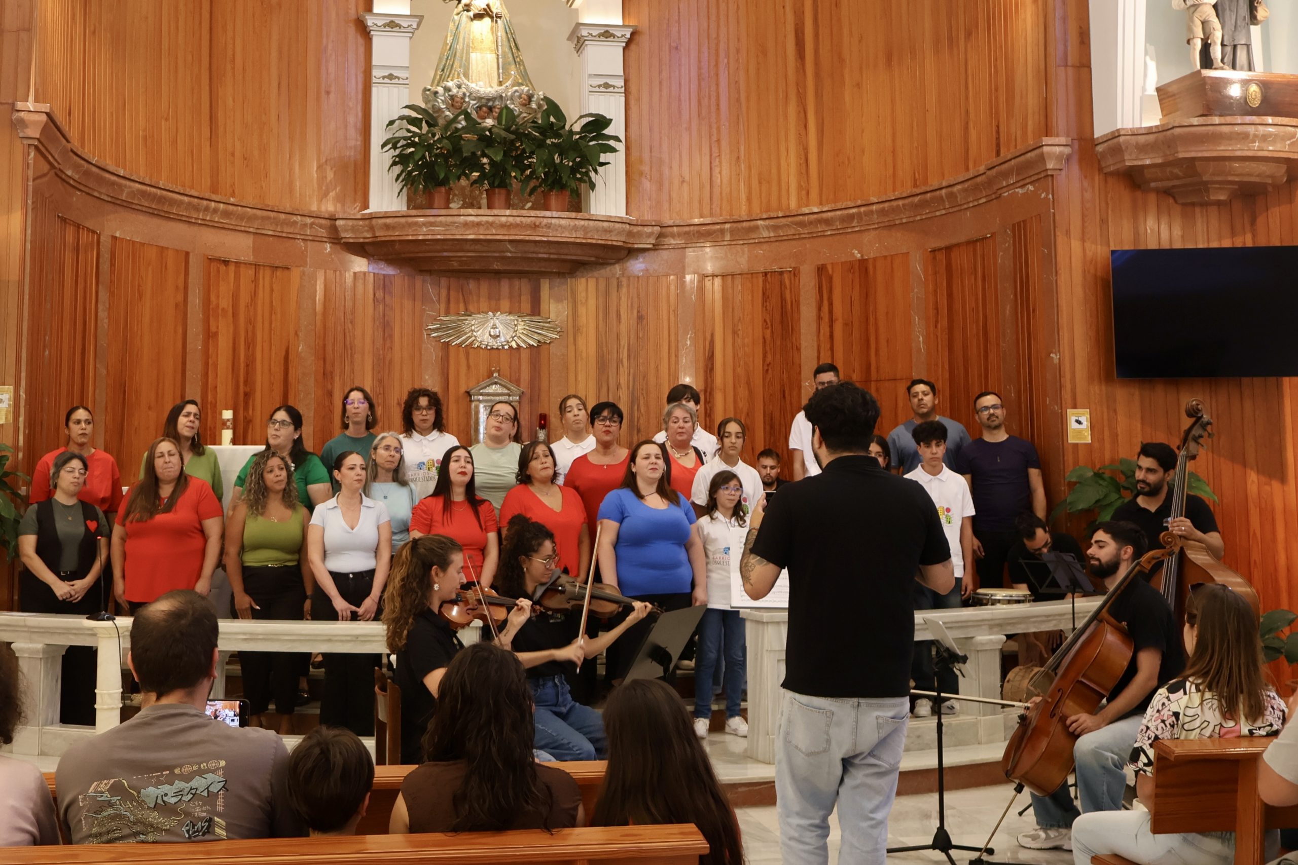 Barrios Orquestados llena de música el Hospital San Juan de Dios de Tenerife en una actuación solidaria