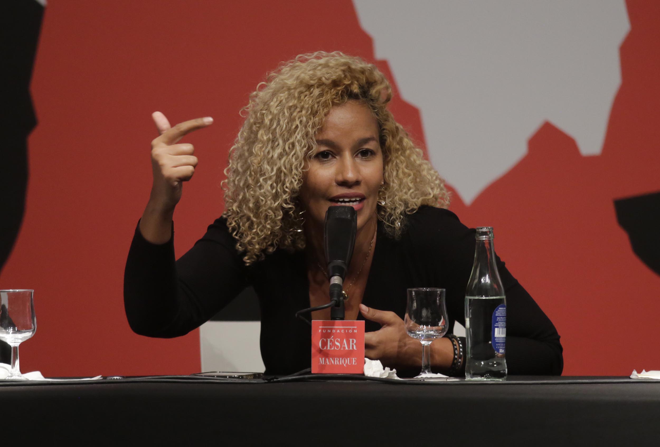 Loueila Sid Ahmed imparte en el museo TEA un taller sobre migración, memoria colonial e identidad en Canarias