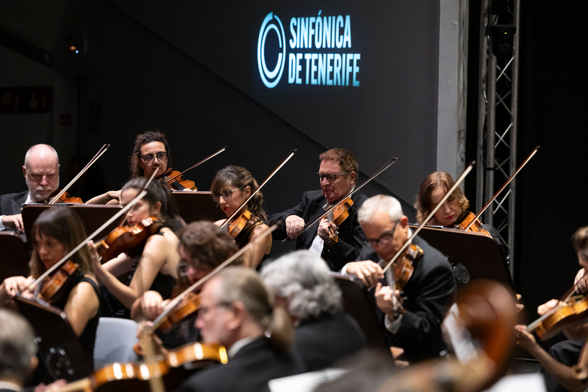 Frank Peter Zimmermann y Mahler cierran la temporada de la Sinfónica de Tenerife
