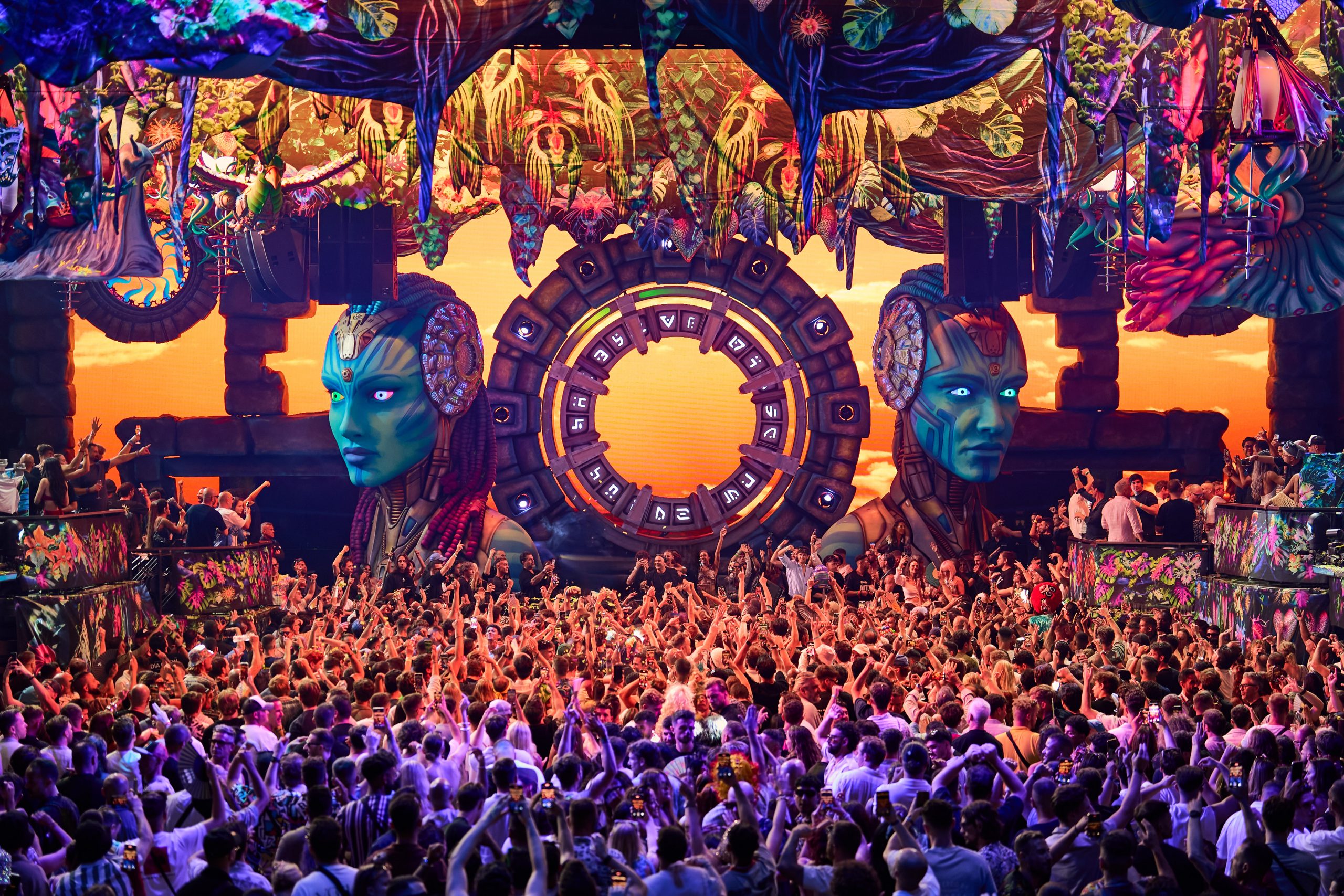 elrow regresa a Tenerife con dos escenarios y nueve horas de música