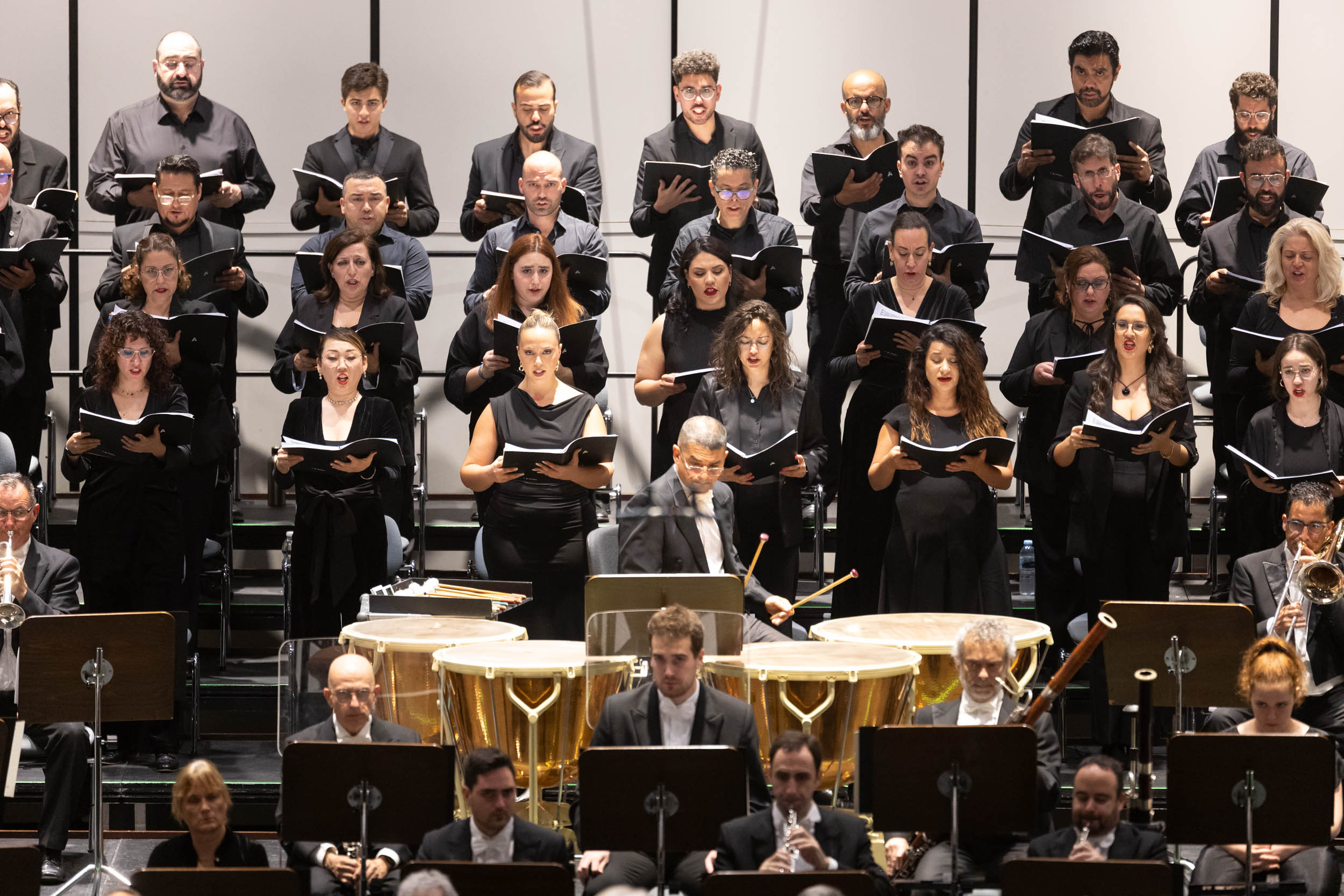 La Sinfónica de Tenerife inaugura la temporada con la monumental Segunda de Mahler
