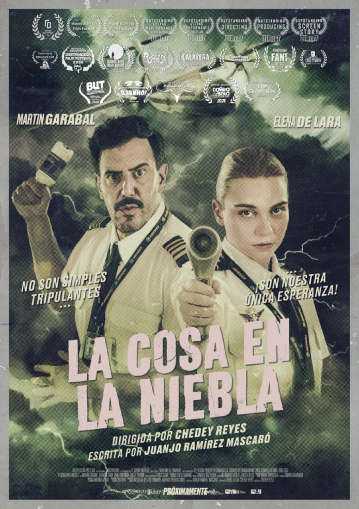 La comedia de ciencia ficción «La Cosa en la Niebla», rodada íntegramente en Gran Canaria y ambientada por completo en la cabina de pilotaje de un avión comercial, celebra este jueves su estreno mundial en Las Palmas