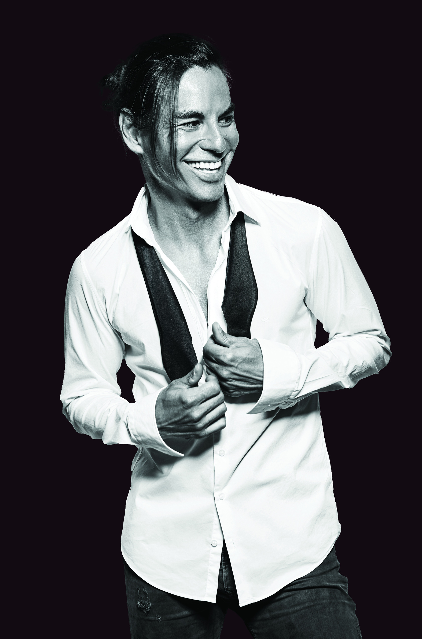 Julio Iglesias Jr. lleva al Auditorio Alfredo Kraus los grandes clásicos de su padre con ‘Julio Iglesias Experience’