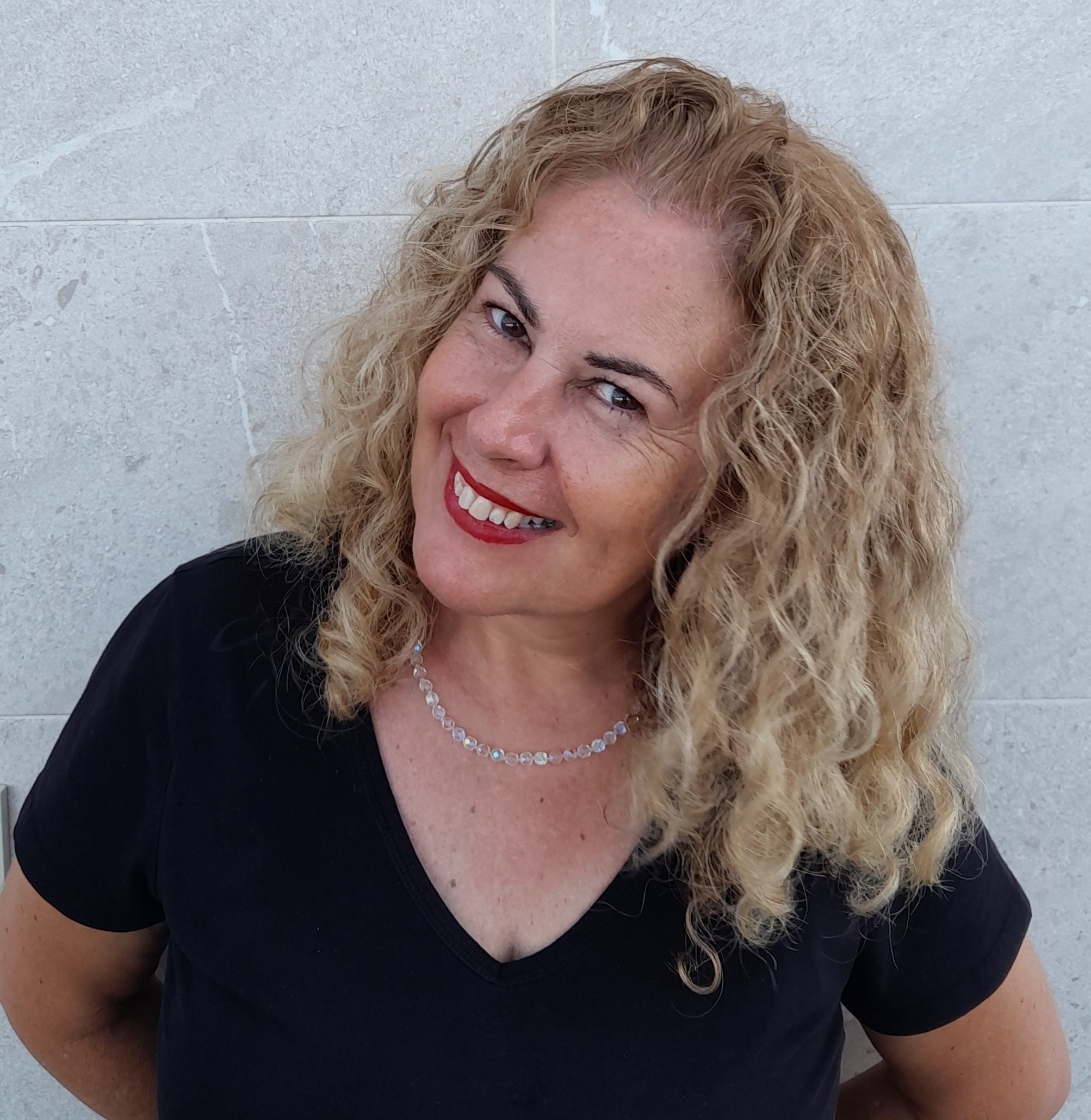 Mar Zeraus presenta su poemario ‘Con sal en la memoria’ en la Casa-Museo Tomás Morales
