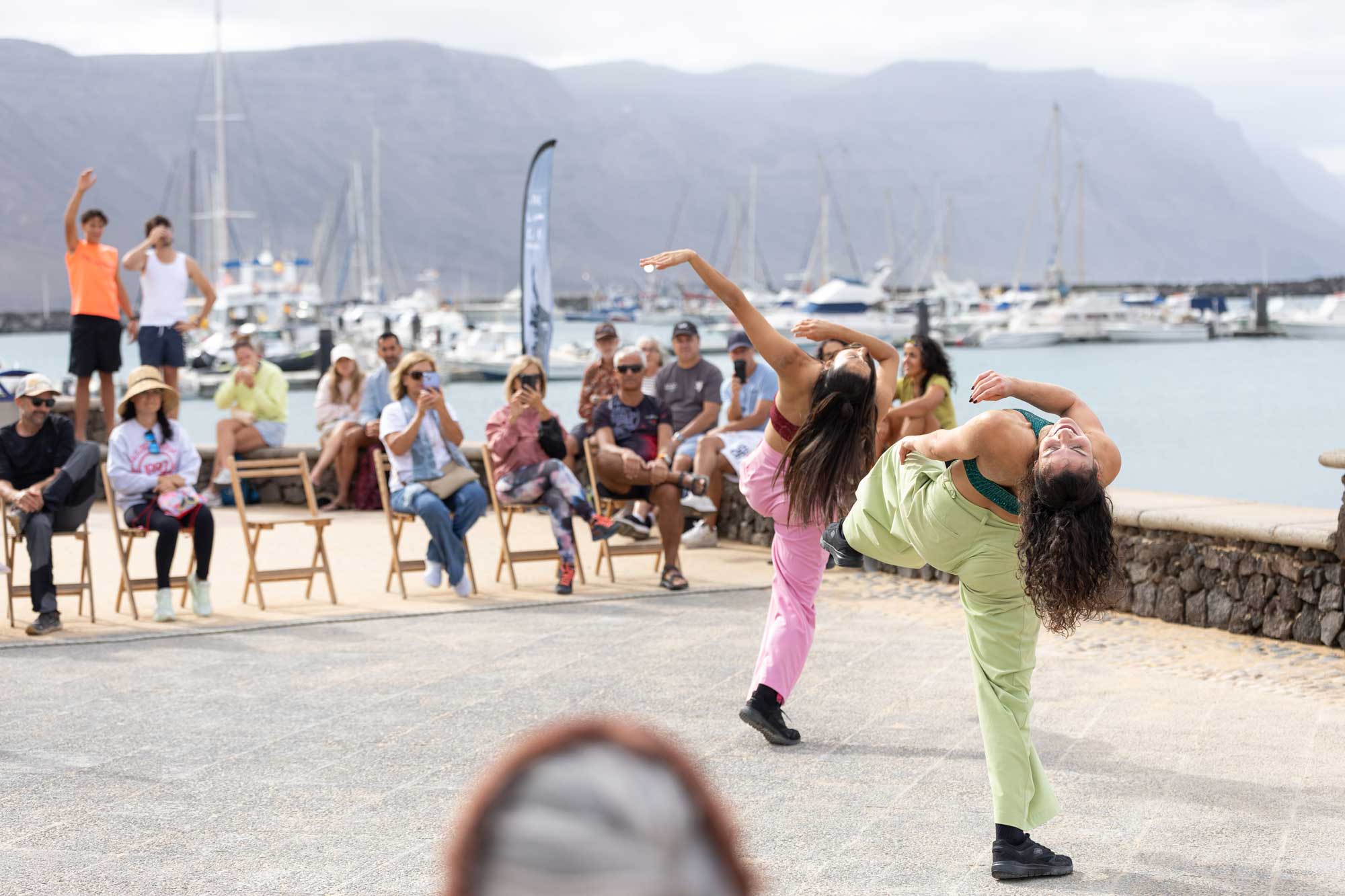 Traslación continúa hasta el sábado con actuaciones gratuitas de danza en Playa Blanca, Arrieta y Arrecife